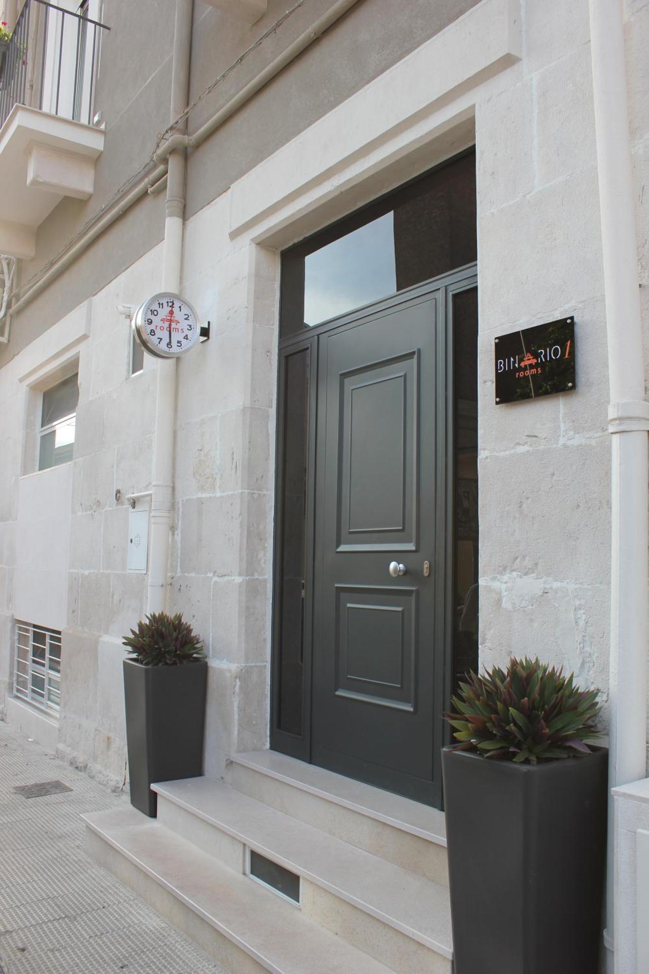 Binario1 Rooms Barletta Bagian luar foto